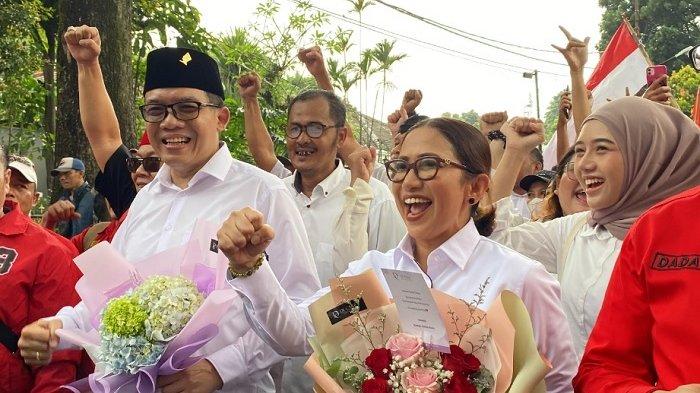 Rena Da Frina mantan Kepala Dinas PUPR Kota resmi mendaftar sebagai Calon Wali Kota Bogor ke Komisi Pemilihan Umum (KPU) Kota Bogor bersama pasangannya Teddy Risandi, Kamis (29/8/2024).