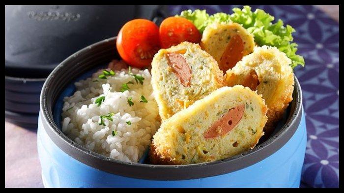 RESEP MENU SAHUR - Dalam foto: Rolade Ayam Sosis, menu lauk yang gurih, lezat, dan praktis untuk teman makan nasi saat santap sahur di bulan Ramadhan 2025.
