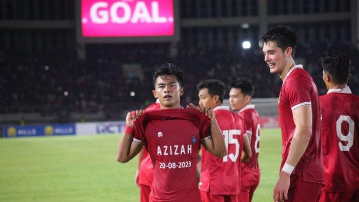 Selebrasi Pratama Arhan untuk Azizah saat cetak gol ke gawang Turkmenistan