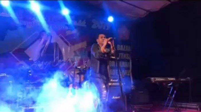Sisi lain sosok Kapolsek Bogor Tengah AKP Agustinus Manurung yang ternyata seorang pencipta lagu dan penyanyi, Senin (12/8/2024).