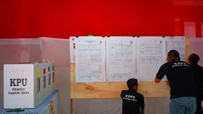 Hasil Penghitungan Surat Suara di TPS 13 Tempat Fadli Zon Memilih, Kelurahan Cisarua, Kecamatan Cisarua, Kabupaten Bogor, Rabu (14/2/2024).