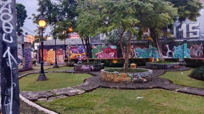 Mural seni di tempat wisata taman Corat-coret Bogor, jadi surga dunia bagi para seniman seni.