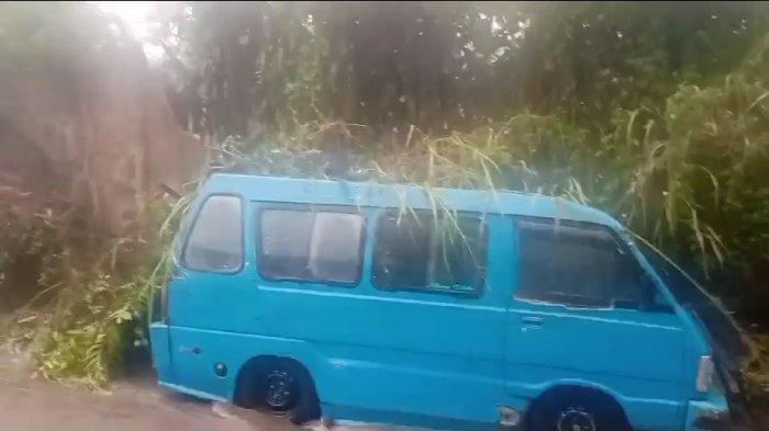 Tangkapan layar video beredar hujan deras di wilayah Kabupaten Bogor, Minggu (27/8/2023).