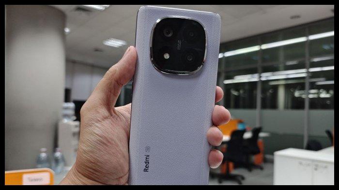 HP XIAOMI - Dalam foto: Xiaomi Redmi Note 14 Pro Plus 5G warna Lavender Purple.