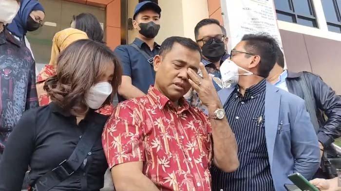Tangis Haji Faisal Pecah Akhirnya Hak Perwalian Gala Jatuh ke Tangannya, Fuji Tenangkan Sang Papa