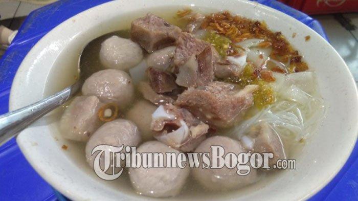 Bakso Kikil Pak Jaka, jadi favorit pecinta kuliner Bogor yang berlokasi di Jalan Suryakencara, Kota Bogor.