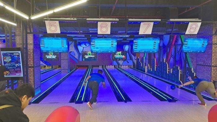 Tidak perlu biaya mahal untuk bermain bowling, kamu dan pasangan bisa merasakannya di tempat wisata Funworld Bowling Botani Square Bogor
