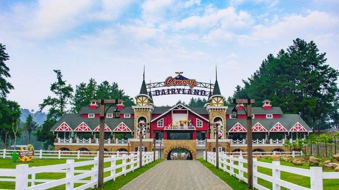 Salah satu tempat wisata Bogor di kawasan Puncak, Cimory Diary Land yang menjadi tempat favorit pilihan keluarga