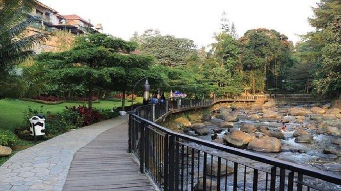 Rekomendasi tempat wisata di Bogor sekaligus tempat kuliner hits. Pergi ke Cimory Riverside kamu bisa jalan-jalan sambil mencicipi kuliner dengan suguhan pemandangan yang indah.