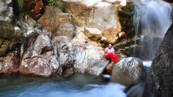 Curug Barong, tempat wisata curug kedua yang bisa dijelajahi. Aliran airnya cukup deras dan airnya pun sangat jernih dan bersih.