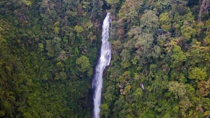 Bagi kamu yang membutuhkan alam untuk isi liburan bareng pasangan, tempat wisata Curug Ciherang bisa dijadikan pilihan.