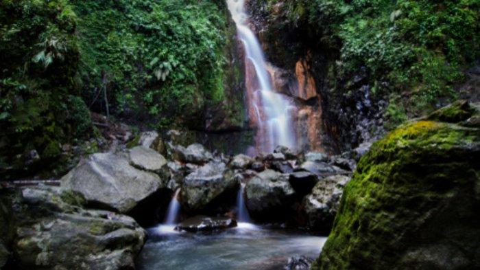 Rekomendasi tempat wisata curug di Bogor yang masih menyimpan keindahan alami. salah satunya Curug Nangka.