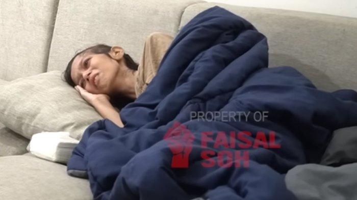 TKI Taiwan bernama Dona menceritakan kisah pilunya diusir oleh ibu kandung. Tapi pengakuan kakak Dona justru berlainan dan menyebut Dona durhaka
