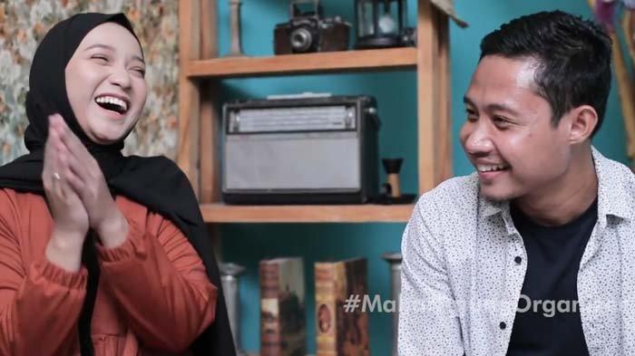 KABAR EVAN DIMAS: Tangkapan layar sosok Evan Dimas dan sang istri, Dewi Zahrani, disadur pada Rabu (11/6/2025). Kondisi tubuh kurus Evan Dimas ramai diperbincangkan, sosok sang istri ikut jadi sorotan. Ternyata istri Evan Dimas profesinya bukan kaleng-kaleng.