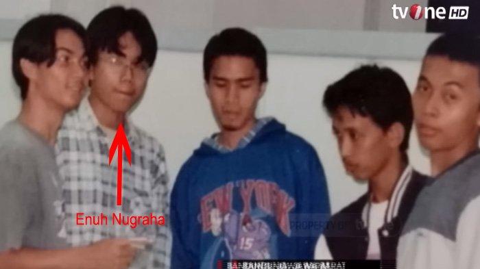 Foto Enuh Nugraha bersama teman-teman seangkatannya di ITB tahun 1997