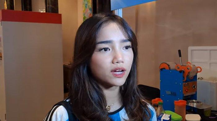 Sederet artis ini mengidap gangguan mental hingga membuat publik terkejut. Sosok yang baru-baru ini jadi sorotan adalah Fuji lantaran mengaku mengidap ADHD