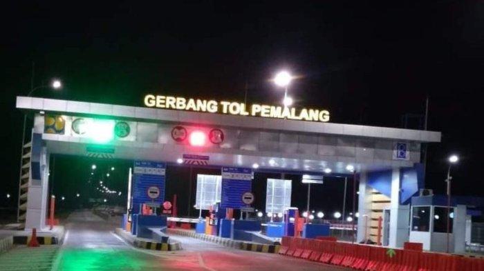GERBANG TOL PEMALANG - Simak 7 cara isi ulang e-toll secara online tanpa harus ke minimarket, solusi saat lupa isi saldo dalam perjalanan arus balik Lebaran 2025.