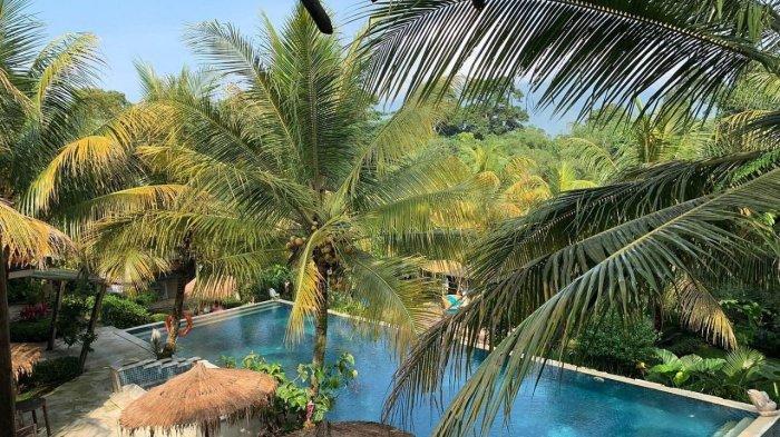 Seperti berada di Pulau Dewata, hotel di Bogor ini menyuguhkan pemandangan lembah dan pegunungan yang hijau. Di Begreno Home Boutique Resort ini kamu bisa menikmati berbagai fasilitas.