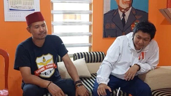 Kepala Desa Jalancagak Indra Zainal Alim bersama Yoris bicara soal sewa pengacara dalam kasus pembunuhan ibu dan anak di Subang
