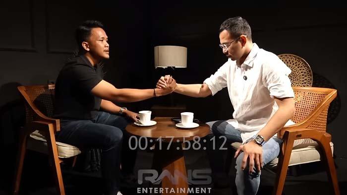 Momen mengharukan Raffi Ahmad memberikan pekerjaan untuk Tubagus Joddy. Mantan sopir almarhumah Vanessa Angel menangis histeris.