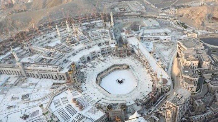 Tren dilakukan para artis, apakah selfie depan kabah saat umroh termasuk riya? Ini penjelasan Buya Yahya terkait hal tersebut.