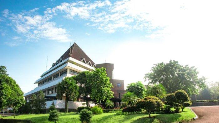 Daftar kampus di Bogor yang banyak peminatnya, salah satunya IPB University.