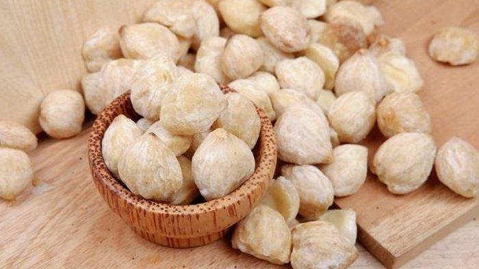 Intip proses dan tutorial membuat minyak kemiri gampang tak perlu waktu berhari-hari. Minyak kemiri bisa jadi ide bisnis penghasil cuan.