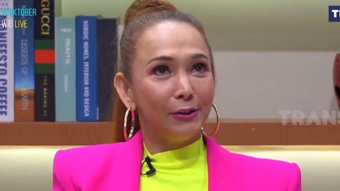 Curhatan Kiki Fatmala sebelum meninggal dunia jadi sorotan. Kiki sempat mengurai persiapan kematiannya hingga kabar soal sang ibunda, Fatma Farida