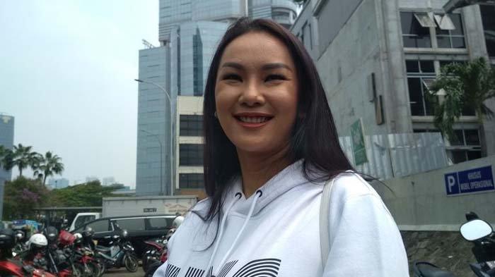 Mantan Istri Dedy Corbuzier, Kalina Oktarani saat ditemui di kawasan Tendean, Jakarta Selatan, Selasa (12/11/2019).