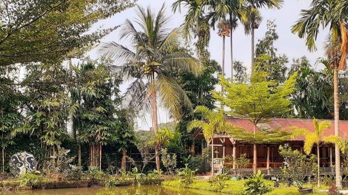 Salah satu rekomendasi tempat wisata di Bogor dengan kolam pemancingan yaitu Saung Bambu Riung