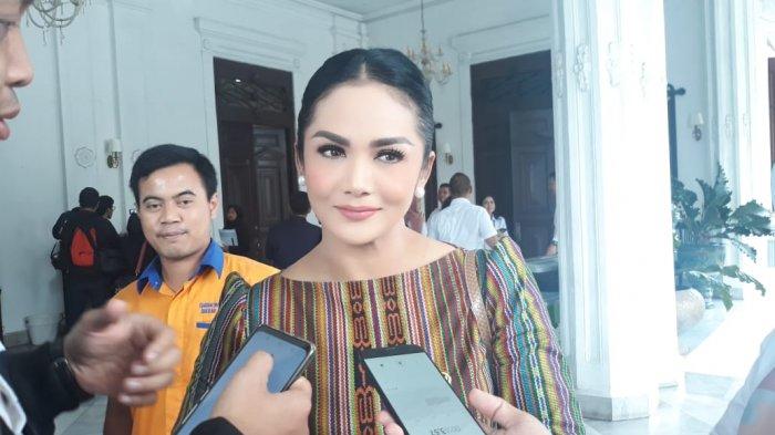 Krisdayanti maju dalam Pilkada 2024 yakni sebagai calon wali kota Kota Batu, Malang