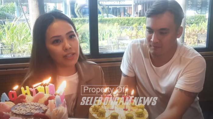 Akhirnya rujuk, Lady Nayoan malah ucapkan terima kasih ke pria spesial ini, Rendy Kjaernett langsung tertunduk seraya tersenyum tipis