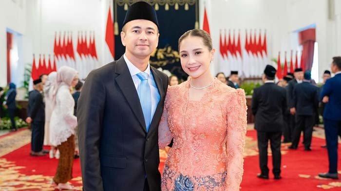 LHKPN RAFFI VIRAL: Tangkapan layar momen pelantikan Raffi Ahmad sebagai utusan khusus presiden Prabowo Subianto, Jumat (31/1/2025) bersama sang istri, Nagita Slavina. Intip isi garasi Raffi Ahmad setelah total kekayaannya di LHKPN berjumlah Rp1,03 triliun jadi sorotan dan viral di linimasa.