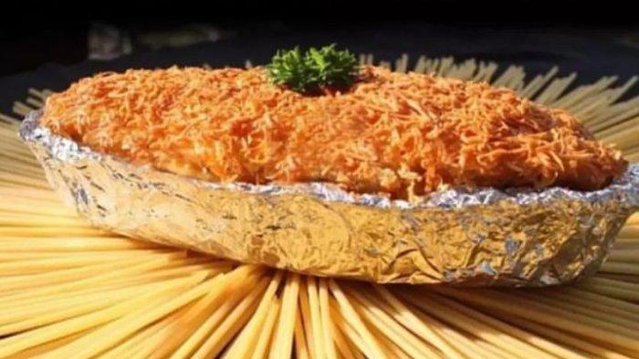 Populer di Bogor, Macaroni Panggang ini jadi kuliner Bogor yang cocok untuk oleh - oleh karena rasanya yang asin dan gurih pasti bikin ketagihan.