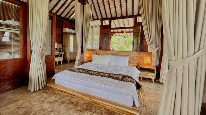 Mandapa Kirana Resot merupakan hotel di Bogor dengan nuansa Bali dan Eropa.