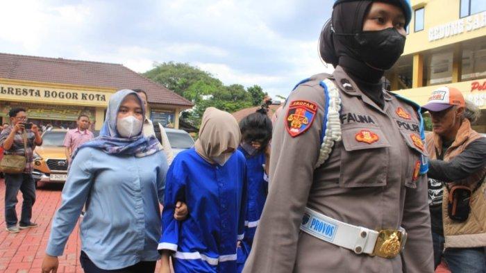 Dua selebgram yang ditangkap Polresta Bogor Kota usai mempromosikan judi online, Selasa (9/1/2024).