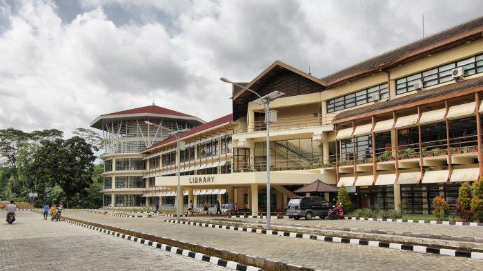 Perpustakaan IPB University merupakan perpustakaan terlengkap di antara banyaknya kampus di Bogor.