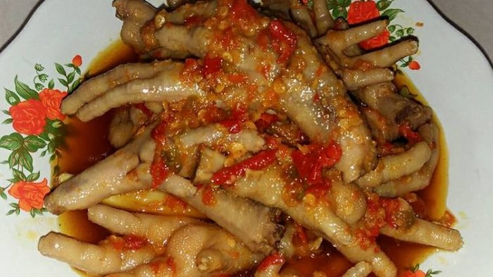 Ceker ayam ternyata bagus untuk menyembuhkan sakit dengkul