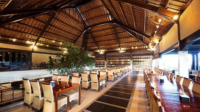 Tempat yang luas di De Leuit cocok untuk acara makan bersama keluarga, kuliner Bogor dengan menu favorite nasi jambal akan menggoda selera makan kalian.