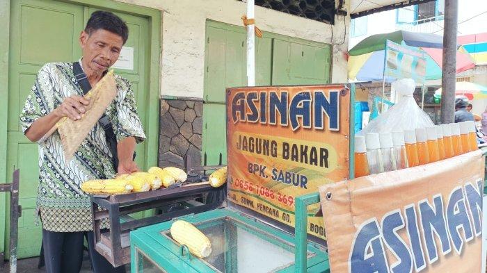 Asinan Jagung Bakar Sabur, rekomendasi kuliner Bogor yang sudah ada sejak 1960.