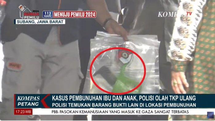sarung golok yang ditemukan polisi saat olah tkp kasus subang