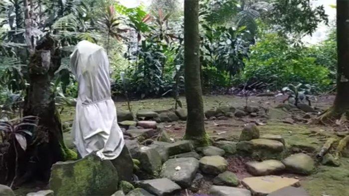 Dari struktur bangunan Situs Punden Berundak Calobak, tempat wisata Bogor ini dipercaya pernah dihuni peradaban kuno.
