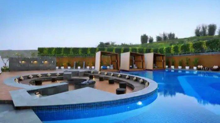 Salah satu spot foto unik di The Alana Hotel, hotel di Bogor yang punya desain instagramable cocok untuk kamu yang suka berswafoto.