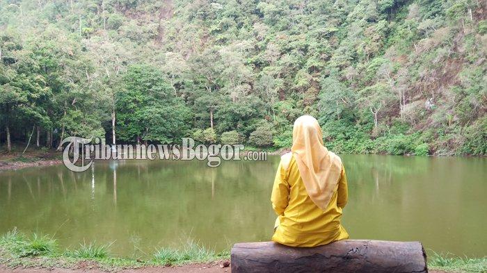 Telaga Warna, Puncak, Kabupaten Bogor.
