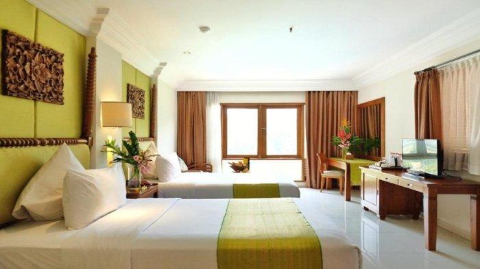 Rekomendasi hotel di Bogor yang memiliki keindahan alam mempesona, The Grand Hill suguhkan hotel dengan konsep tradisional ala Bali dan Jawa.