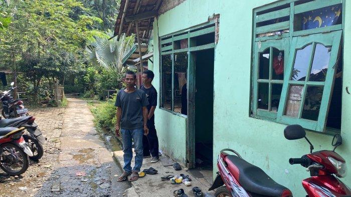 Suasana kediaman RA (23) wanita asal Parung Panjang yang tewas mengenaskan di Bali, Sabtu (4/5/2024).