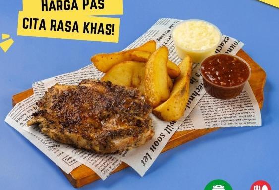 KULINER BOGOR - Menu The Bronx yang menawarkan roasted chicken klasik khas Amerika di Kota Bogor. Gerai ini menyediakan berbagai pilihan menu utama seperti roasted chicken dan bratwurst, serta side dish seperti wedges, mashed potato, dan fries.