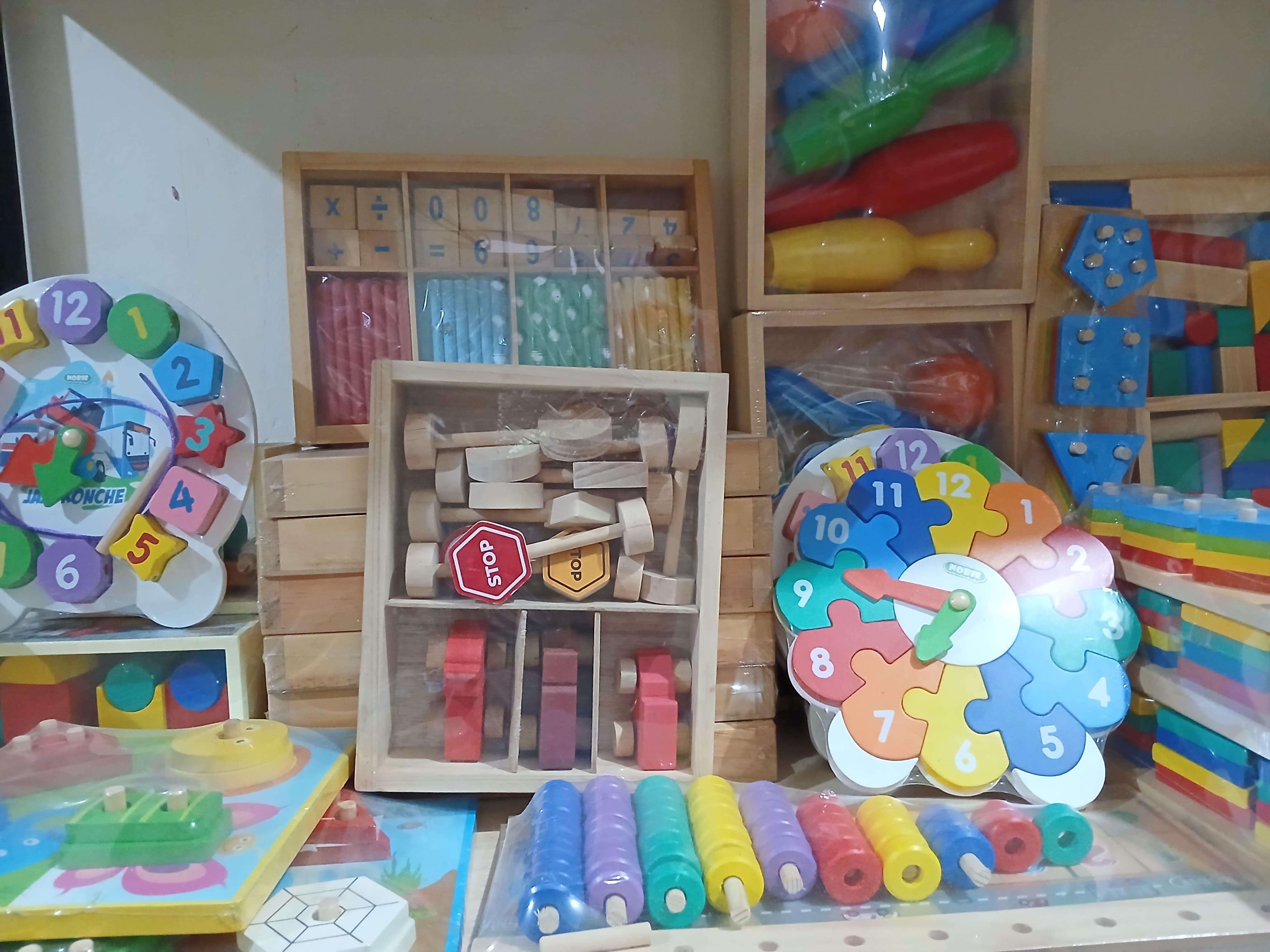 Produk UMKM Mainan Kayu Seru di Cibinong Bogor yang tak hanya menyenangkan untuk anak-anak tapi juga edukatif.