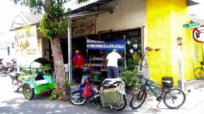 Ada Warung Makan Gratis, Pelangganya Tukang Becak & Ojol 1