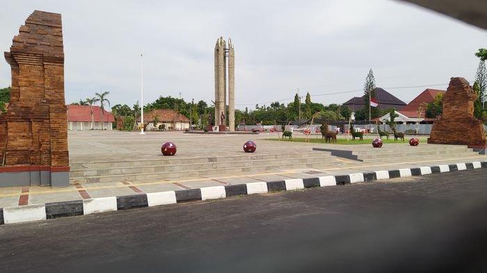 Wajah baru Alun-alun Indramayu yang kini diberi nama Alun-alun Puspa Wangi, Minggu (14/1/2024).